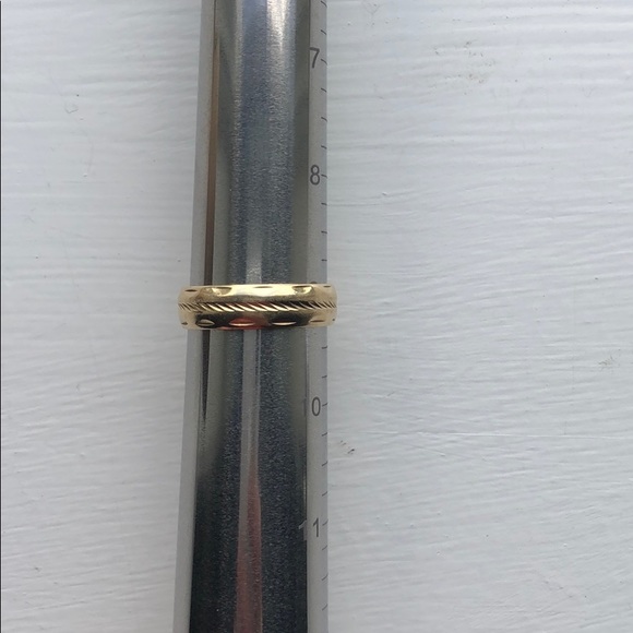 14K Yellow Gold Size 9 Band with Carved Pattern - Picture 5 of 7